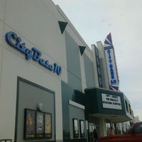 รูปภาพถ่ายที่ City Base Cinema โดย Zacc S. เมื่อ 12/20/2011