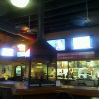 รูปภาพถ่ายที่ Trapper&amp;#39;s Pizza Pub โดย Kevin C. เมื่อ 8/25/2011