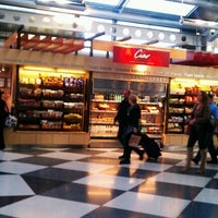 Photo taken at Ciao Gourmet Market by Bart L. on 11/11/2011
