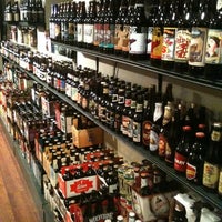 Photo taken at 8 Degrees Plato Beer Company by Ya Digg R. on 3/15/2012