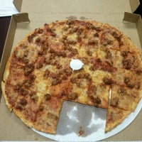 Das Foto wurde bei Aurelio&amp;#39;s Pizza von Joe F. am 10/30/2011 aufgenommen