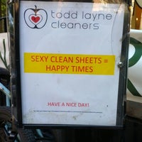 รูปภาพถ่ายที่ Todd Layne Cleaners โดย Andrew T. เมื่อ 8/4/2012