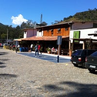 Photo taken at Feirinha de Itaipava by Dirceu B. on 8/7/2011
