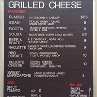 รูปภาพถ่ายที่ Morris Grilled Cheese Truck โดย Steven F. เมื่อ 9/5/2012