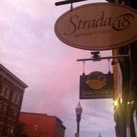 Photo taken at Strada 18 by Jonny D. on 8/19/2012