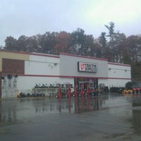 Photo taken at Tractor Supply Co. by Sir Justyn &amp;quot;Baron&amp;quot; on 10/20/2011