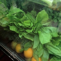 5/25/2012にTammy_kがJahlookova Natural Organic Health Martで撮った写真