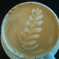Das Foto wurde bei Odradeks Coffee von Q - Eats am 3/30/2012 aufgenommen