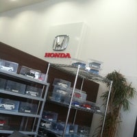 Photo taken at Honda Cars 東京中央　府中店 by Masaaki Y. on 9/11/2011