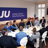 Foto diambil di JU Deutschlands - Bundesgeschäftsstelle oleh Junge Union Deutschlands pada 2/28/2012