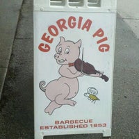 Das Foto wurde bei Georgia Pig Barbecue Restaurant von Marty B. am 6/1/2012 aufgenommen
