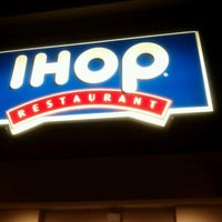 Photo taken at IHOP by Arquimides C. on 12/22/2011
