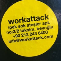 รูปภาพถ่ายที่ Workattack โดย Kaan K. เมื่อ 4/6/2011
