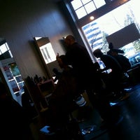 1/21/2012にErik F.がRaven Cuts, Color, &amp; Conversationで撮った写真