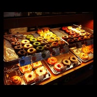 Photo taken at DOUGHNUT PLANT 自由が丘店 by YUm!:) on 11/5/2011