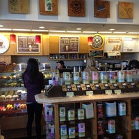 9/8/2012 tarihinde Rose L.ziyaretçi tarafından The Coffee Bean &amp;amp; Tea Leaf'de çekilen fotoğraf