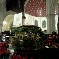 รูปภาพถ่ายที่ Trinity Episcopal Cathedral โดย Sara D. เมื่อ 12/24/2011