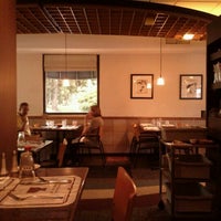 รูปภาพถ่ายที่ Yum Yum Tree Asian Fusion Restaurant &amp;amp; Bar โดย Félix D. เมื่อ 8/16/2011