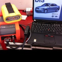 รูปภาพถ่ายที่ Jesses Garage European Auto Repair โดย Sharon T. เมื่อ 2/26/2011