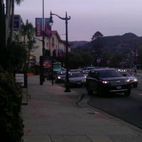 Photo taken at Hollywood Heights Hotel by Sherell L. on 1/11/2012
