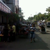 Photo taken at Malioboro street ( Yogyakarta - Indonesia ) by Rhagietz b. on 8/20/2012