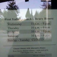 Foto tirada no(a) West Valley Branch Library por Juan A. em 3/13/2012