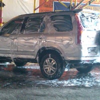 Photo taken at Cucian  Mobil 24 Jam AMIN by Hendry T. on 1/6/2012
