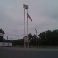 Foto tomada en Bill&amp;#39;s Truck Stop  por Allen A. el 6/19/2011