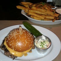 รูปภาพถ่ายที่ Go Burger โดย Lisa W. เมื่อ 11/25/2011