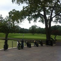 รูปภาพถ่ายที่ Clearview Park Golf Course โดย Rob W. เมื่อ 9/3/2012