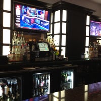รูปภาพถ่ายที่ Butterfield 8 Restaurant &amp;amp; Lounge โดย Rachel A. เมื่อ 6/7/2012