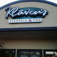 Photo taken at Klávon&amp;#39;s Pizzeria &amp;amp; Pub by Shawn W. on 6/8/2012