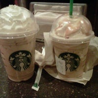 Photo taken at Starbucks by Monce on 4/11/2012