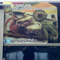 Das Foto wurde bei Delicias von Melody d. am 4/13/2012 aufgenommen