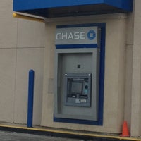 Photo taken at Chase Bank by Drew👍 Я. on 4/24/2012