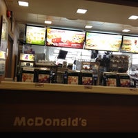 6/17/2012 tarihinde Abdulrahman A.ziyaretçi tarafından McDonald&amp;#39;s'de çekilen fotoğraf