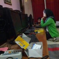 Photo taken at Rumah Blogger Indonesia by Oemar B. on 7/15/2012