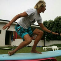 รูปภาพถ่ายที่ Surfivor Surf Camp โดย Surfivor C. เมื่อ 9/12/2012