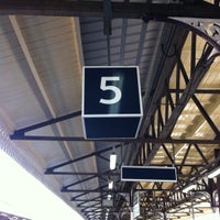 Photo taken at Platform 5 by Angus Morrison on 9/3/2012