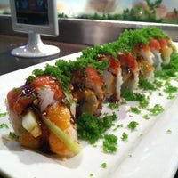 Foto tomada en Oops! Sushi &amp;amp; Sake Bar  por Brett R. el 6/30/2012