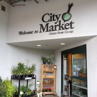 Photo prise au City Market (Onion River Co-op) par Harjit le6/23/2012