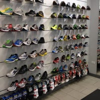 Photo taken at Foot Locker by omchel the sous on 6/22/2012