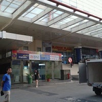 Photo taken at Glodok Plaza by wahid s. on 4/22/2012