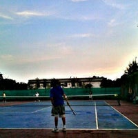 Photo taken at สนามเทนนิสท่าดินแดง ดอนเมือง by Zara O. on 3/19/2012