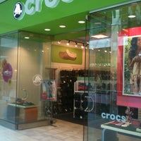 crocs store queens center mall
