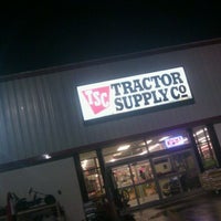 Photo taken at Tractor Supply Co. by Sir Justyn &amp;quot;Baron&amp;quot; on 11/15/2011