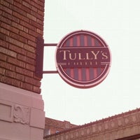 Photo taken at Tully&amp;#39;s Coffee by Abran Alejandro Q. on 12/31/2010