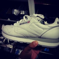 7/28/2012 tarihinde Jig S.ziyaretçi tarafından Reebok Outlet'de çekilen fotoğraf