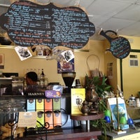 Foto tirada no(a) Kefa Cafe por Megan P. em 5/3/2012