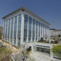 Photo taken at Yonsei University Samsung Library by Kyin L. on 4/13/2011